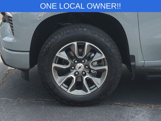 Used 2025 Gray Chevrolet RST image 10