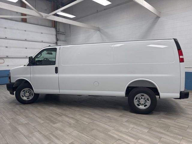 New 2026 Summit White Chevrolet Work Van image 4