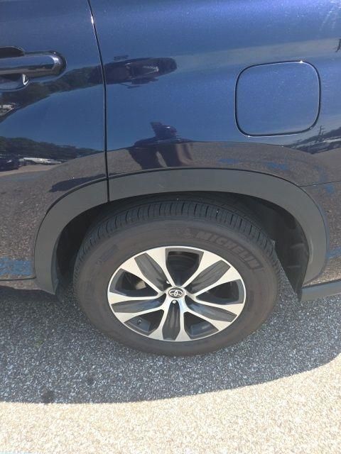 Used 2022 Toyota Highlander Hybrid SUV