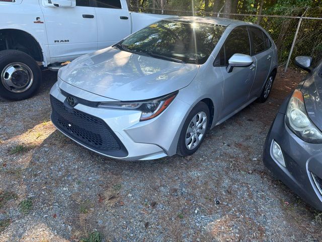 Used 2022 Silver Toyota LE image 2