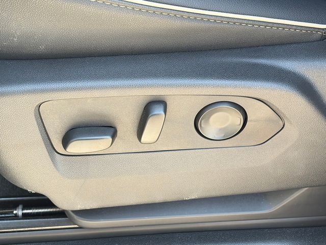 Used 2025 GMC Yukon SUV