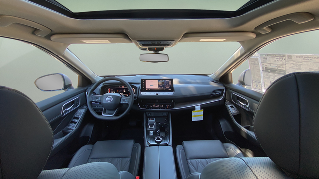 View vehicle photo 7