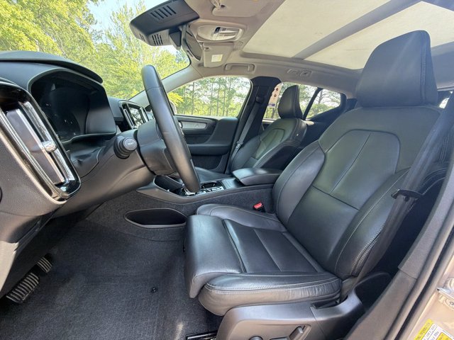 Used 2024  Volvo B5 Plus Bright Theme image 11