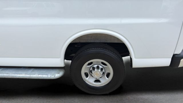 Used 2025 White Chevrolet Work Van image 38
