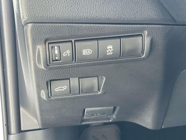 Used 2026 Beige Toyota XLE image 18