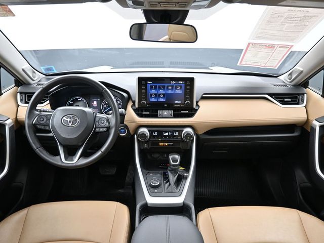 2021 Toyota RAV4 Hybrid XLE Premium 30