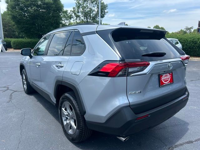 2024 Toyota RAV4 XLE - Photo 11