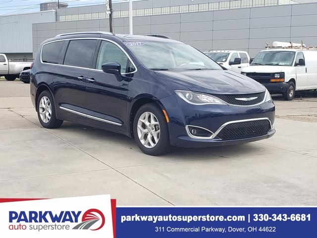 Jazz Blue Pearlcoat 2017 Chrysler Pacifica Minivan Front-Wheel Drive 9-Speed Automatic
