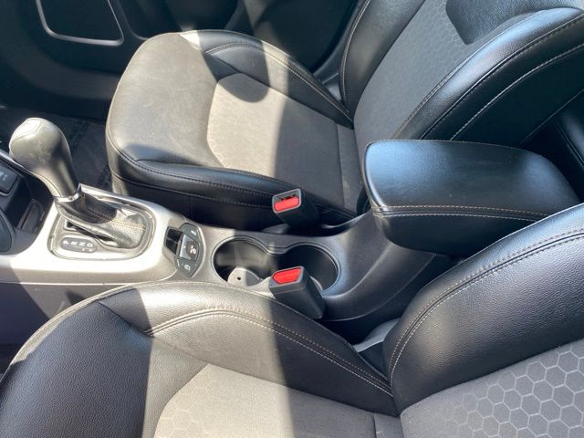 2020 Jeep Compass Latitude - White Clearcoat exterior view 18