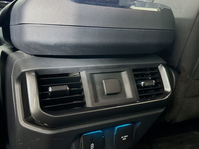 2022 Oxford White Ford F-150 XLT 4X4 Truck