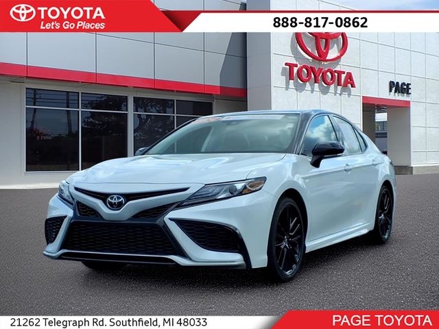 Wind Chill Pearl/Midnight Black Metallic 2024 Toyota Camry Sedan Front-Wheel Drive 8-Speed Automatic