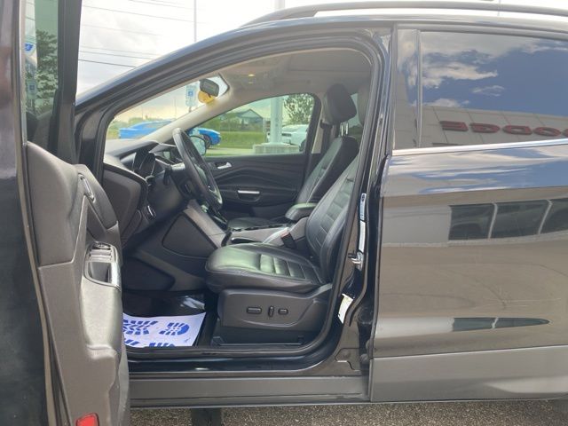 2015 Ford Escape SE - Tuxedo Black exterior view 11