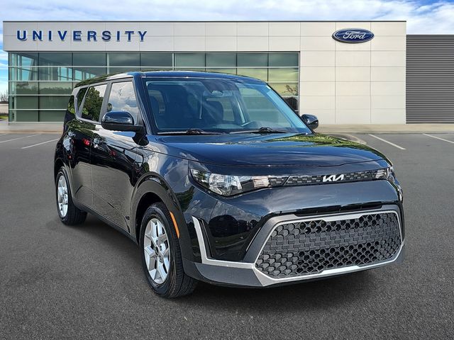 Fusion Black 2024 Kia Soul S FWD SUV / Crossover Front-Wheel Drive Continuously Variable Transmission