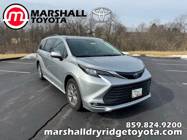 2024 Toyota Sienna XLE 7-Passenger FWD
