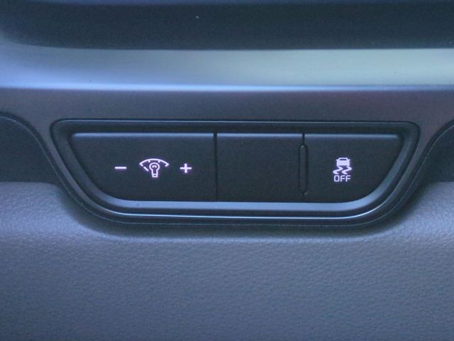 Used 2026 White Kia LXS image 18