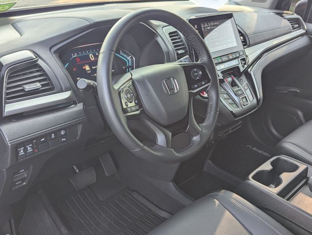 Certified Used 2024 Sonic Gray Pearl Honda Touring image 2