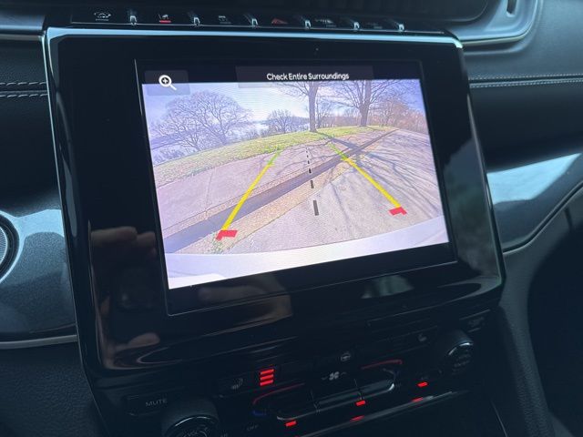 Used 2023 Silver Jeep Altitude image 22