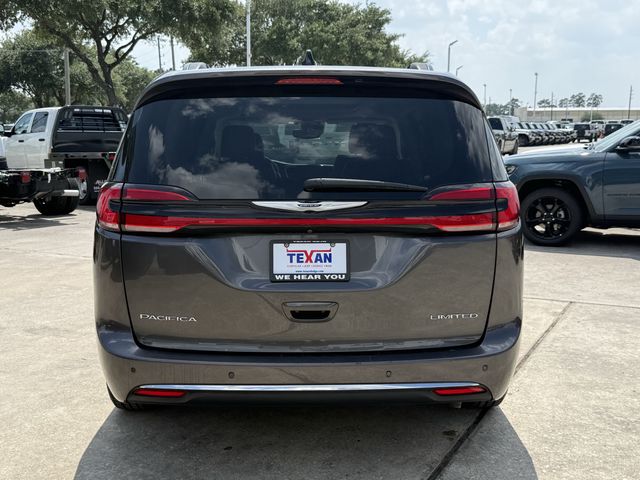 2023 Chrysler Pacifica Limited Gray at Durrett Motor Company