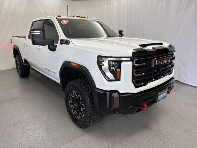 Summit White 2024 GMC Sierra 2500HD AT4X Crew Cab 4WD Pickup Truck Four-Wheel Drive Automatic