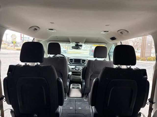 Used 2023 Black Chrysler LX image 30