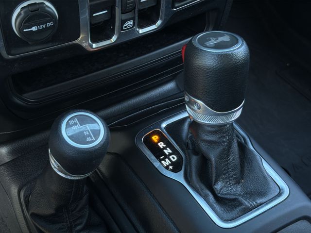 Used 2023 Silver Jeep Sport S image 27