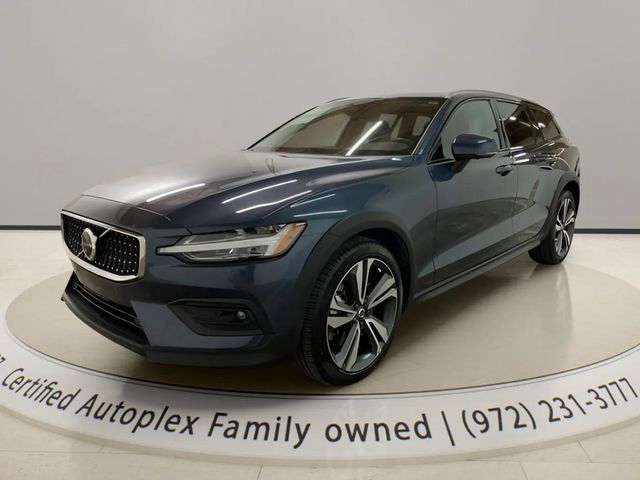Denim Blue Metallic 2025 Volvo V60 Cross Country B5 Plus AWD Wagon All-Wheel Drive Automatic