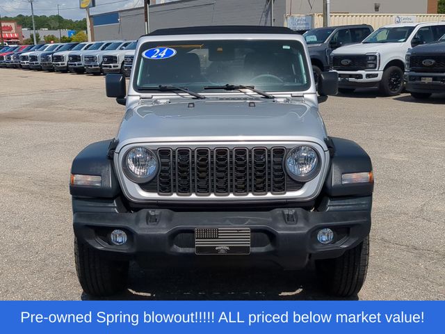 Used 2024 Silver Zynith Clearcoat Jeep Sport S image 16