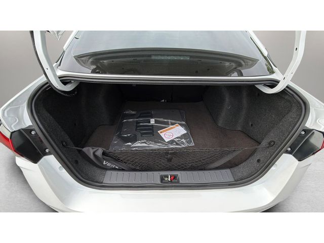 Used 2025 White Nissan 1.6 SR image 30