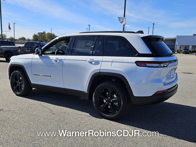 New 2025 White Jeep Limited image 9