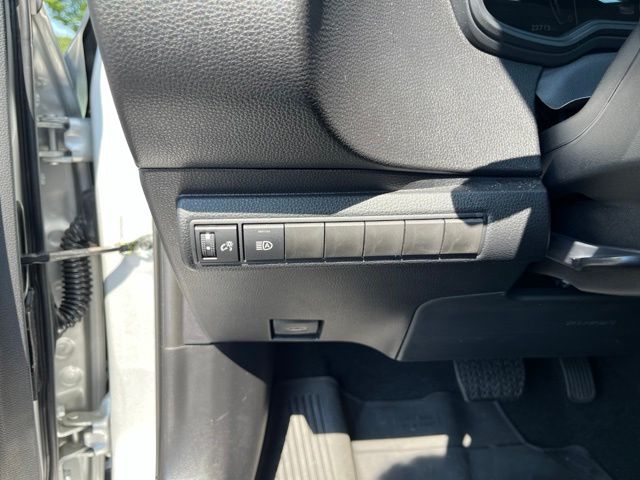 2026 Toyota Corolla LE - Photo 31