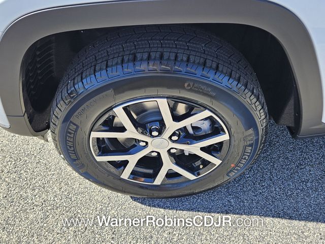New 2025 White Jeep Limited image 19
