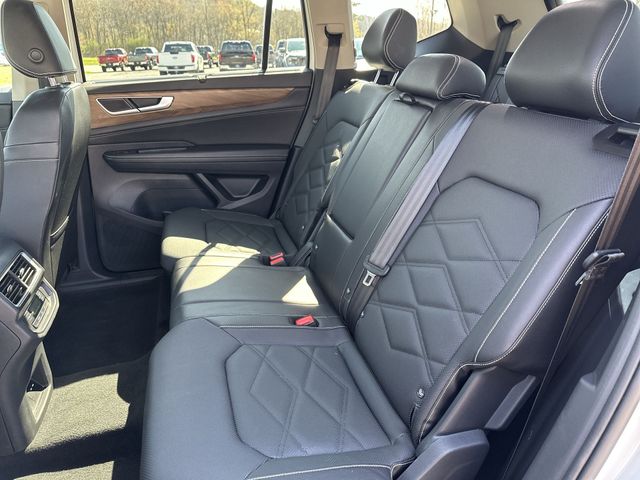 Certified Used 2025  Volkswagen 2.0T SE w/Technology image 25