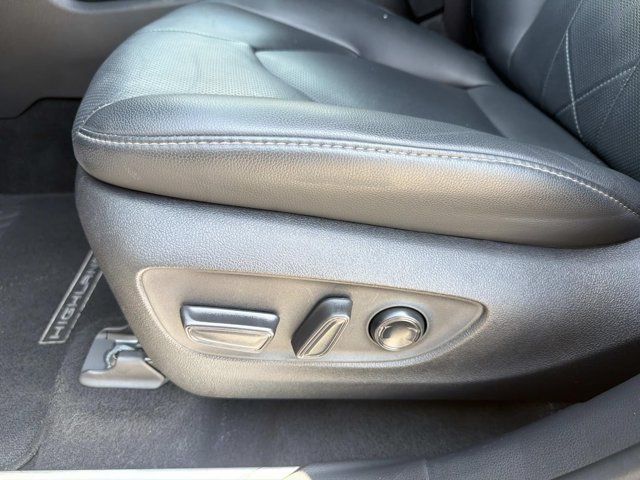 Used 2024 Toyota Highlander SUV