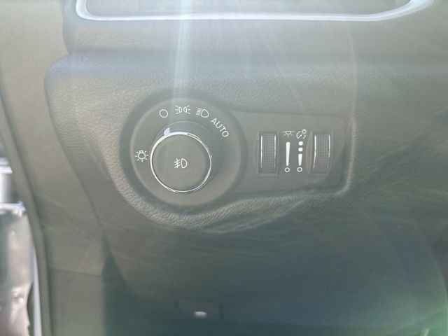 2026 Chrysler Pacifica Select - Silver Mist Clearcoat exterior view 18