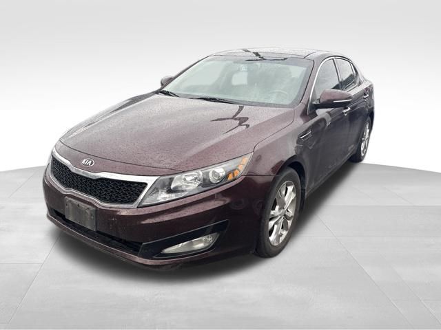 Dark Cherry Pearl Metallic 2013 Kia Optima Sedan Front-Wheel Drive 6-Speed Automatic