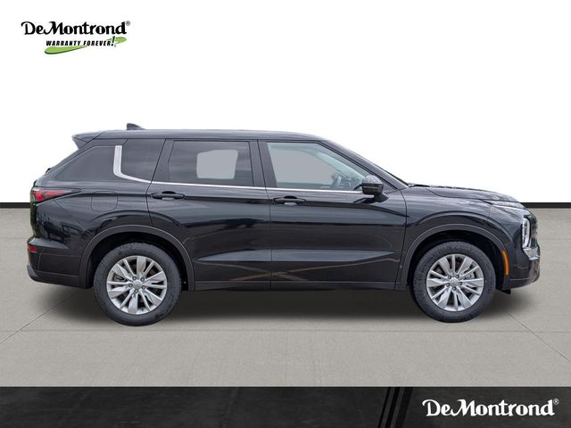 2026 Mitsubishi Outlander ES Black at North Houston Mitsubishi