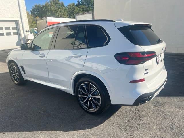 2025 BMW X5 M60i 3