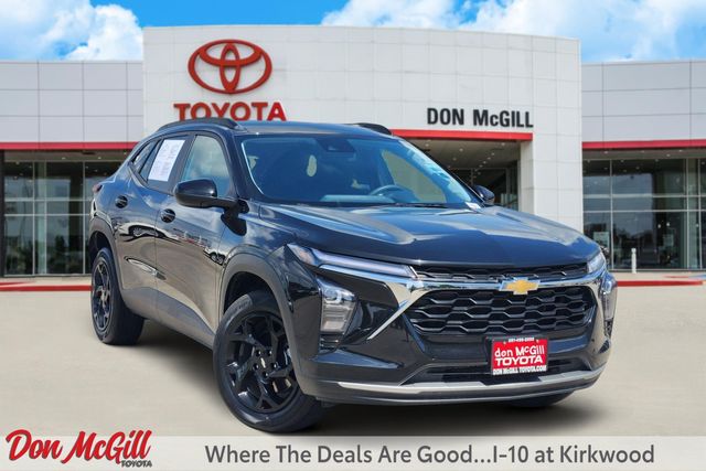 2025 Chevrolet Trax LT - 0