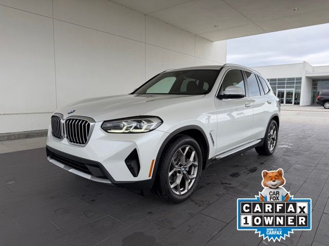 2022 BMW X3 30i's photo