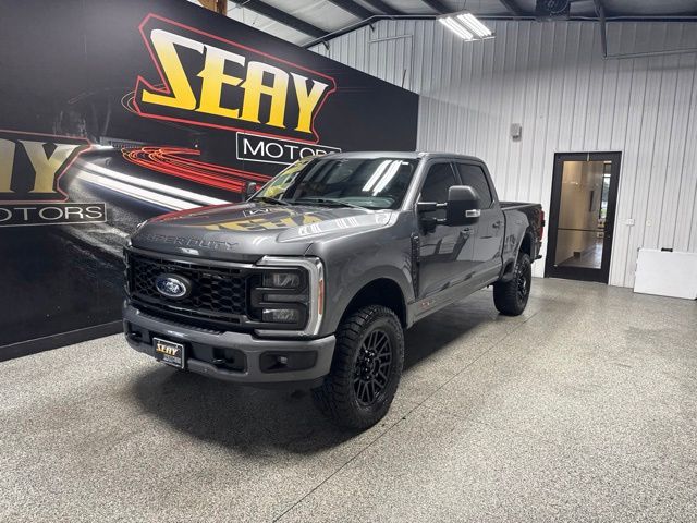 Gray Metallic 2023 Ford F-250 Super Duty Lariat Crew Cab 4WD Pickup Truck Four-Wheel Drive Automatic