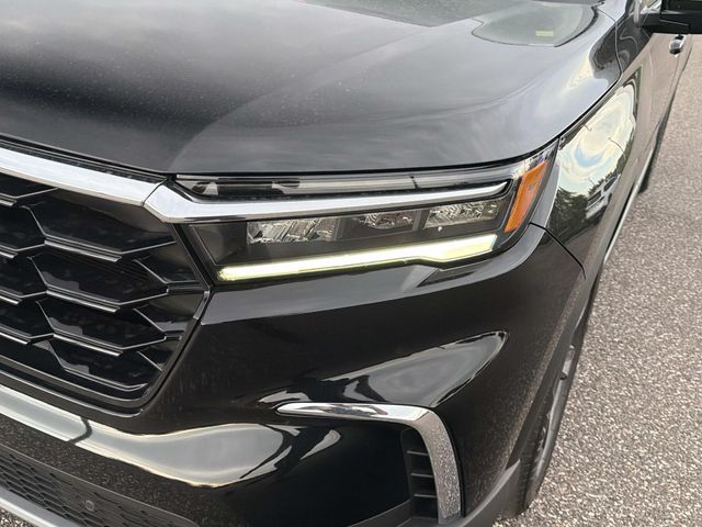 Used 2025 Honda Pilot SUV