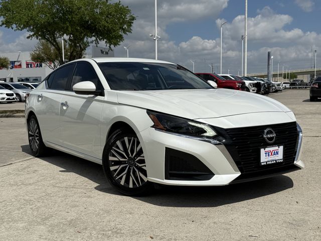 2023 Nissan Altima 2.5 SV White at Emmons Autoplex