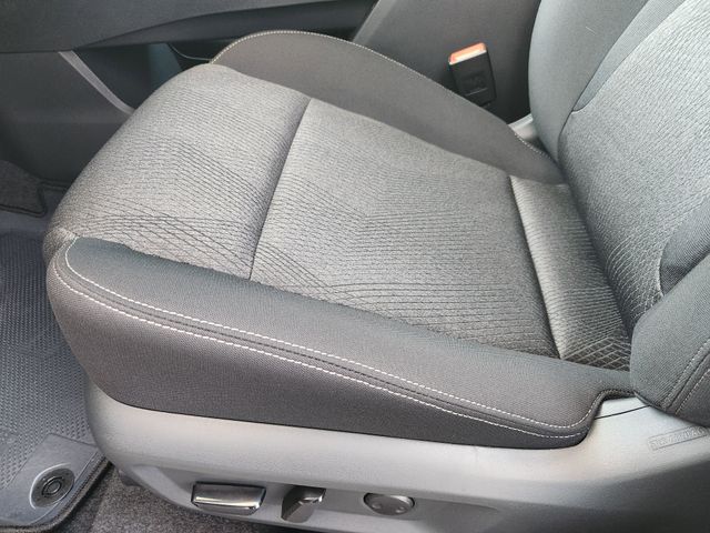 2026 Nissan Rogue SV photo 17