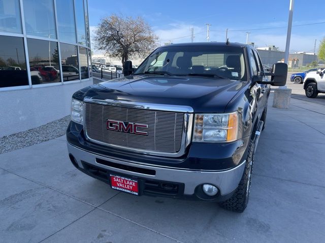 2007 GMC Sierra 2500HD 4 Dr SLT Crew Cab 4WD