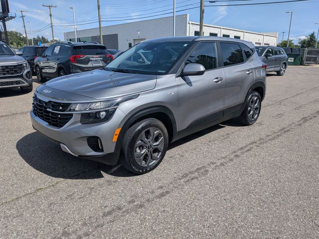 2023 Kia Seltos EX