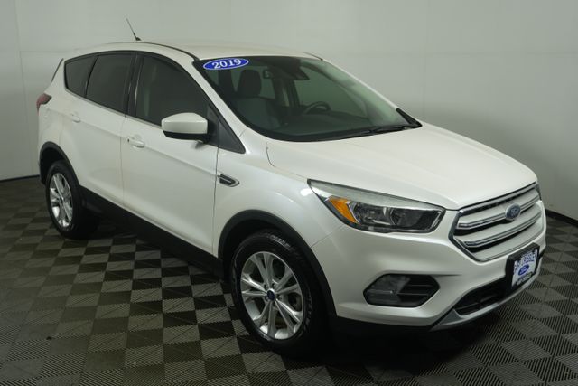 White Platinum Clearcoat Metallic 2019 Ford Escape SUV / Crossover Front-Wheel Drive 6-Speed Automatic
