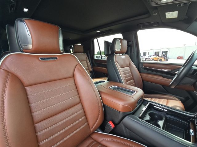 2023 GMC Yukon Denali Ultimate:C02667
