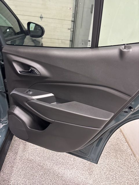 2025 Chevrolet Trax LT photo
