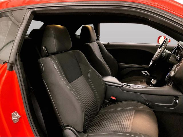 2016 Dodge Challenger SXT - 6