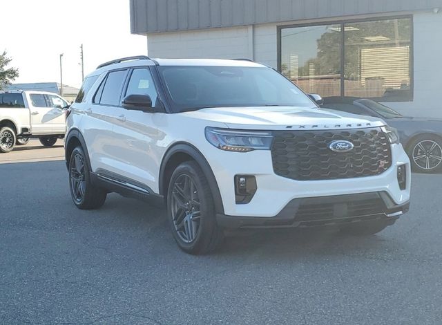 2025 Ford Explorer ST-Line 3